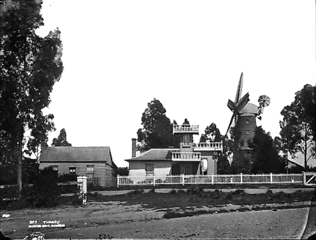 Timaru, Dunedin, by Burton Brothers studio, Alfred Burton. Te Papa (C.014373)